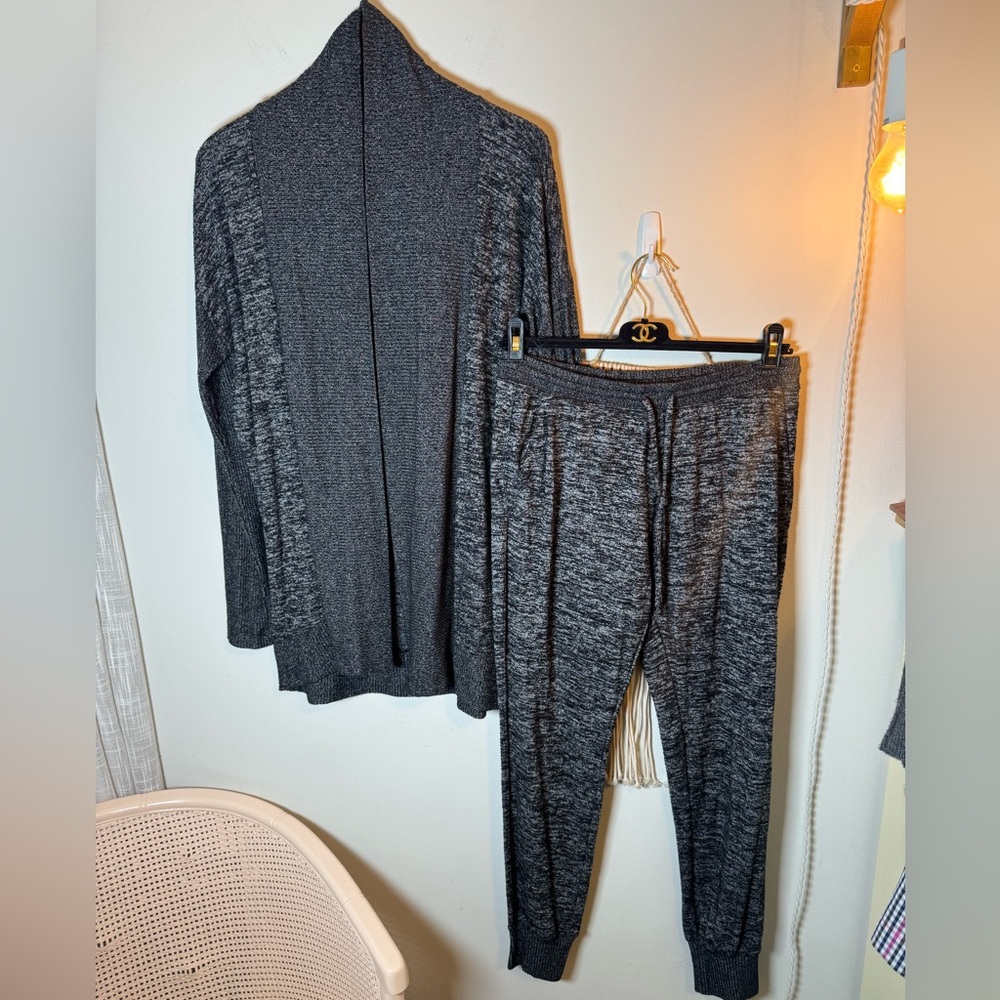 EUC GAP Gray Heather Knit Sweater and Pants Set M/S
